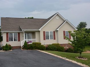 305 Tanager Ln, Elkton, VA 22827