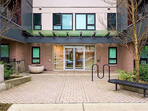 4th image of 2666 Duke St #103