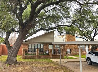 1101 Glenbrook St, Benbrook, TX 76126