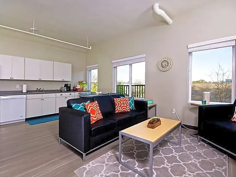 324 Vine St #8A — Photo 4