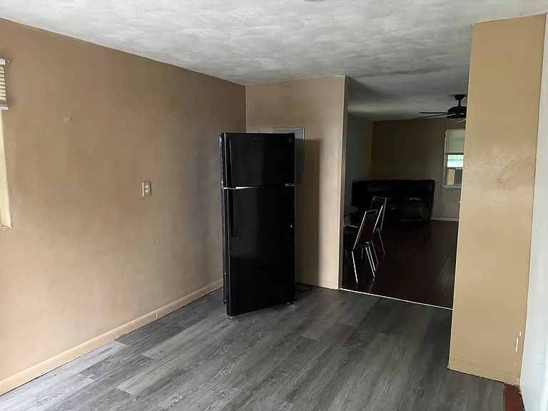 349 N Caroline St #B — Photo 5