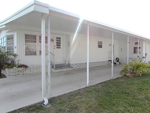 2nd image of 218 Spanish Lakes Dr