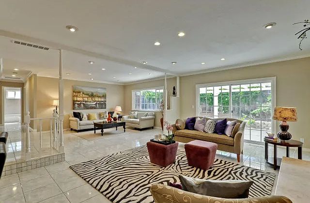 1st image of 1034 Wallace Dr