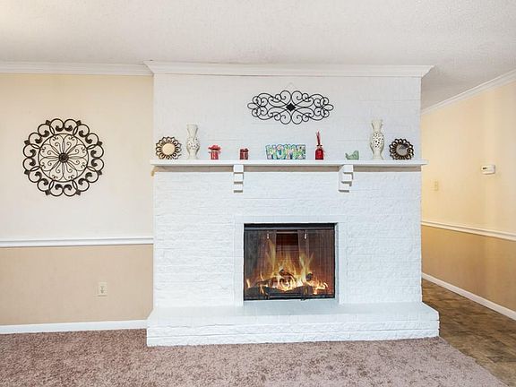 5th image of 2608 Fallcreek St