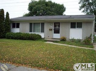 44216 Carrnation Dr, Sterling Heights, MI 48313