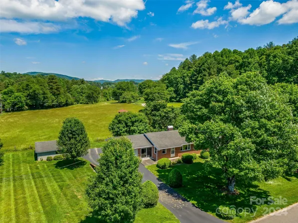 934 Cemetery Rd, Pisgah Forest, NC 28768