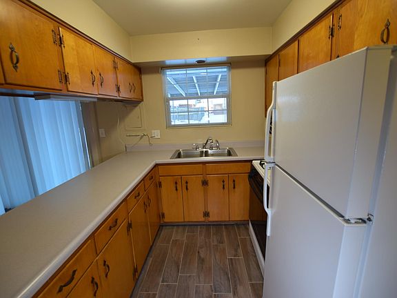 2nd image of 1734 Leland Ave