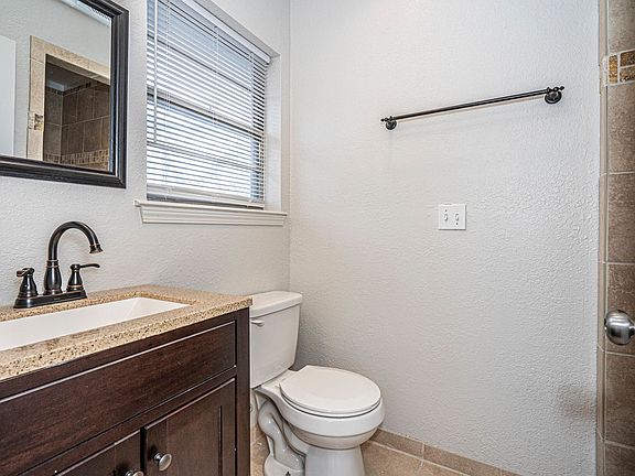 4th image of 303 Annawood Dr