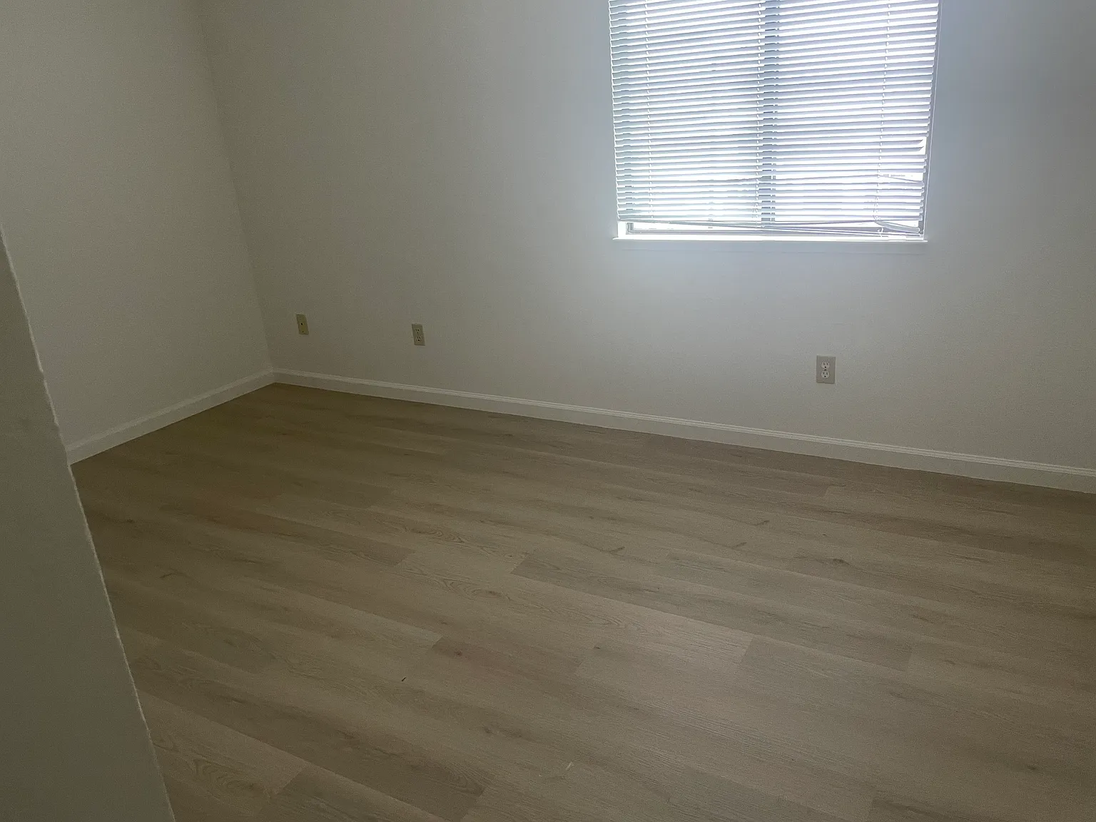 2 bed, 950 sqft, $2,600 — Photo 2