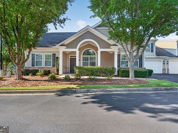 5th image of 2708 Grapevine Cir #2004