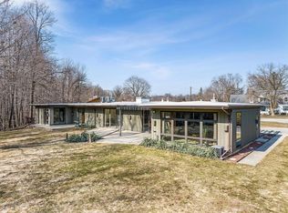 1004 W Crescent Dr, Manitowoc, WI 54220