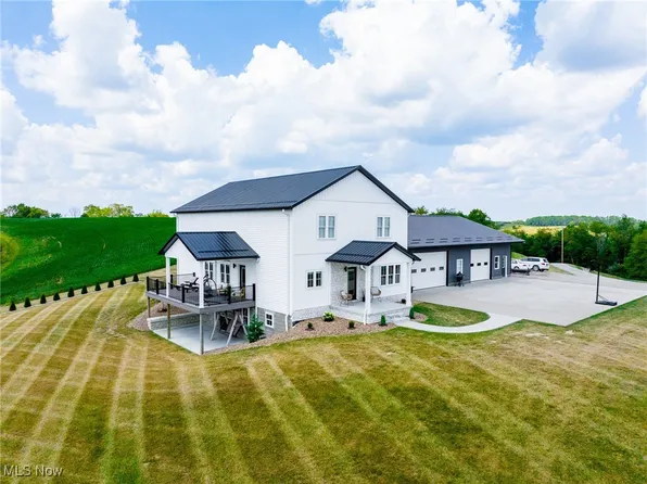 10624 Hilltop Rd SW, Baltic, OH 43804