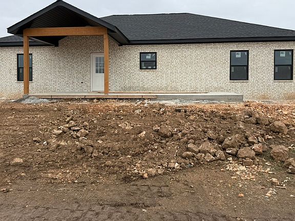 2nd image of 1961 Everly Dr