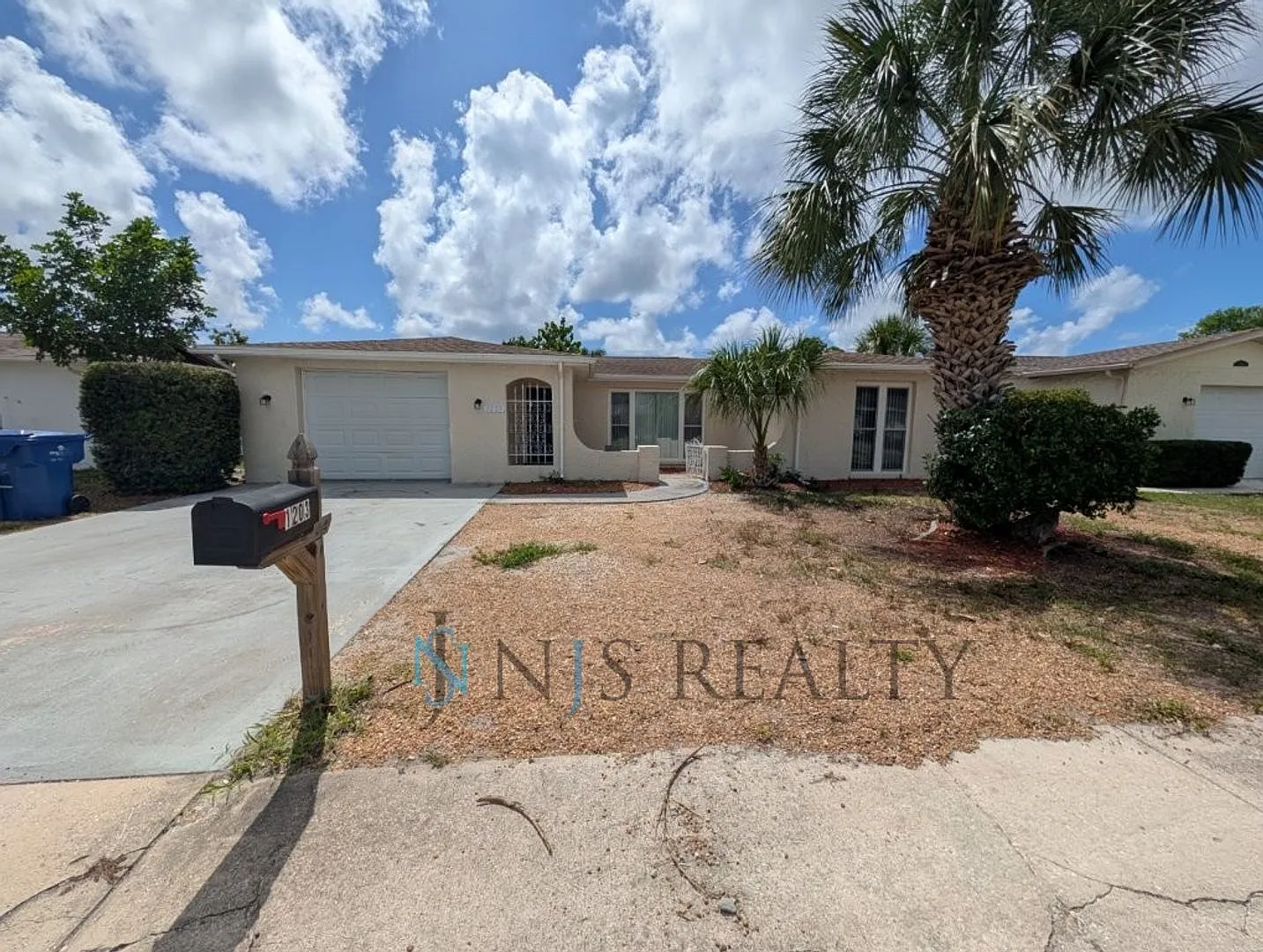 Stunning 3/2/1 1452 Sq. Ft. home with a private POOL!! Large open floorplan, recently updated! A ... — Photo 1