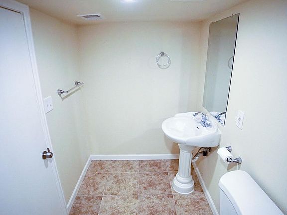 5th image of 1521 W Nevada Pl