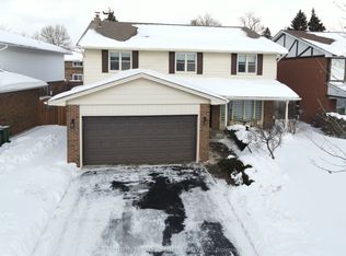 5 Groomsport Cres, Toronto, ON M1T 2K8
