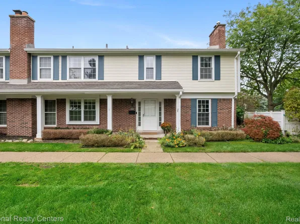42142 Roscommon St, Northville, MI 48167