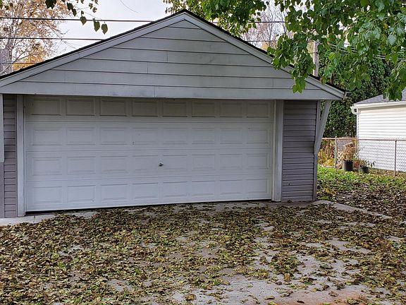 2nd image of 817 N Kenwood Ave