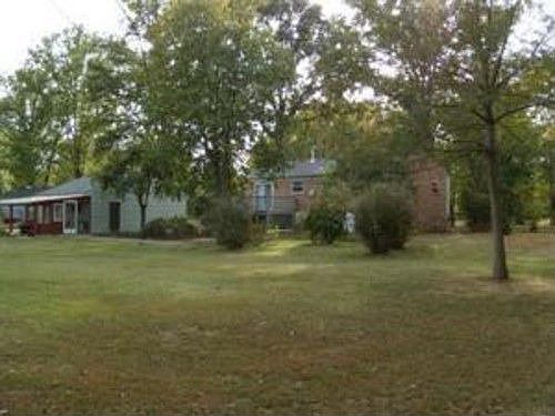 3rd image of 5740 Hilltop Way