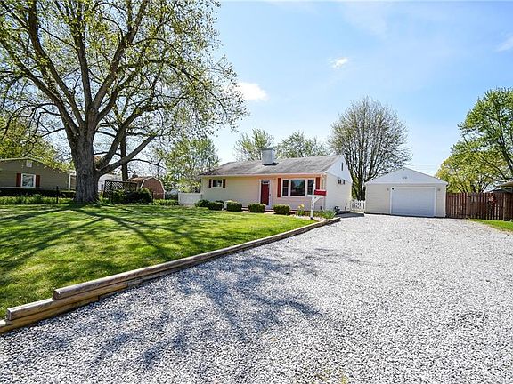 4th image of 200 Maryville Ln