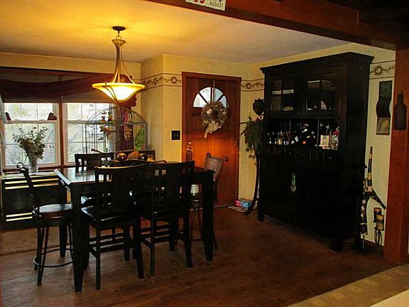 4th image of 40 Campbell Ave