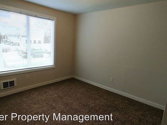 3rd image of 2216 O St NE APT A
