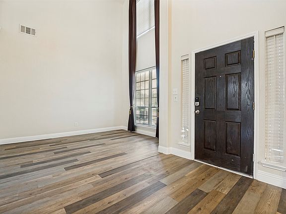 4th image of 2471 Somervell Trl