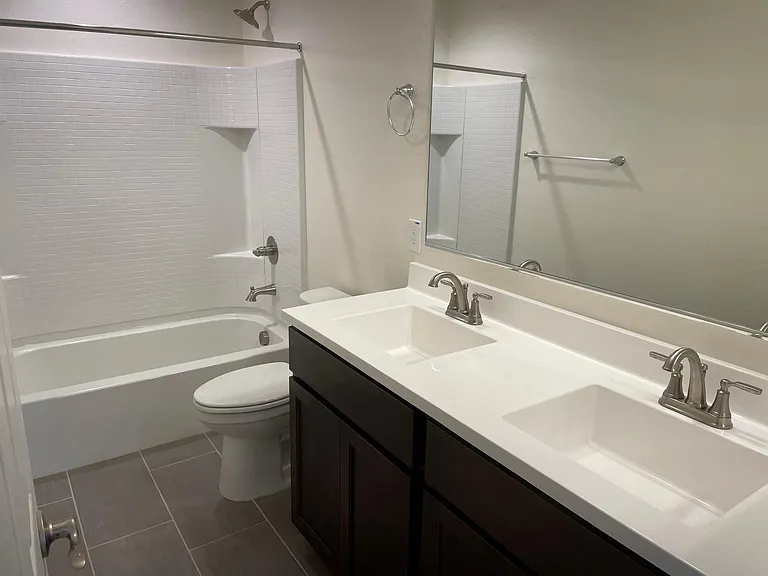 Bathroom2 upstairs with 2 sinks