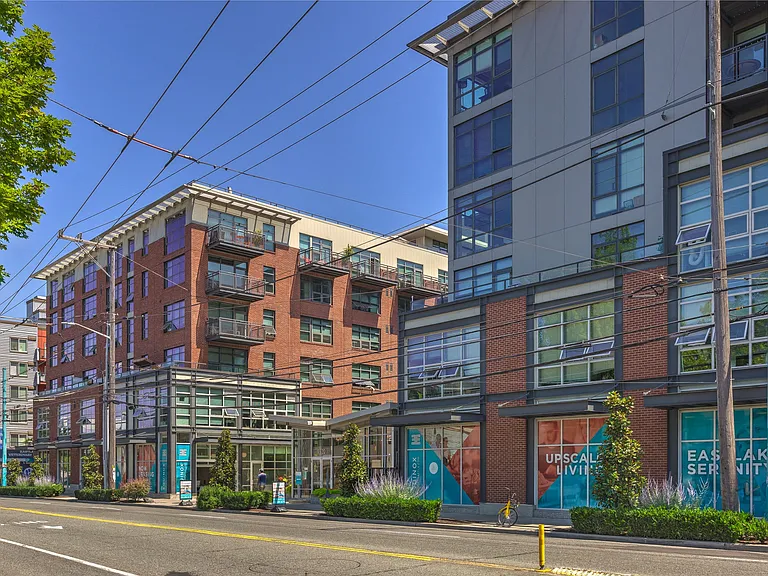 Equinox Apartments — Photo 51