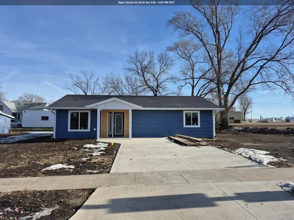 640 S 4th St, Akron, IA 51001