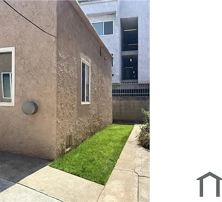 Studio, 400 sqft, $1,600 — Photo 4