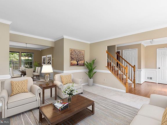 3rd image of 8 Timberwood Ct