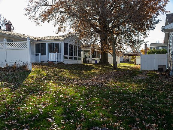 3rd image of 3548 Aberdeen Ave #3548