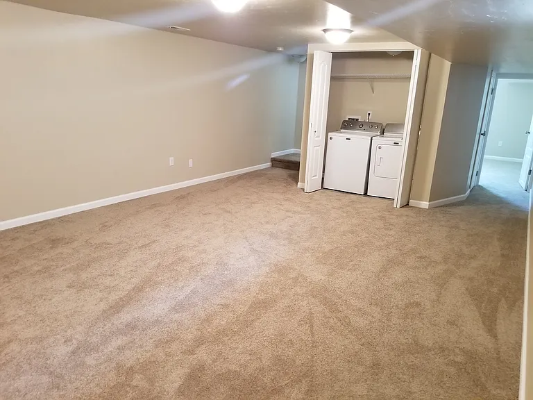 Spacious & Updated 3 bedrooms +large rec room 2 baths, landscaped — Photo 14