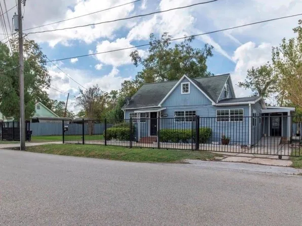 4303 Castor St, Houston, TX 77022