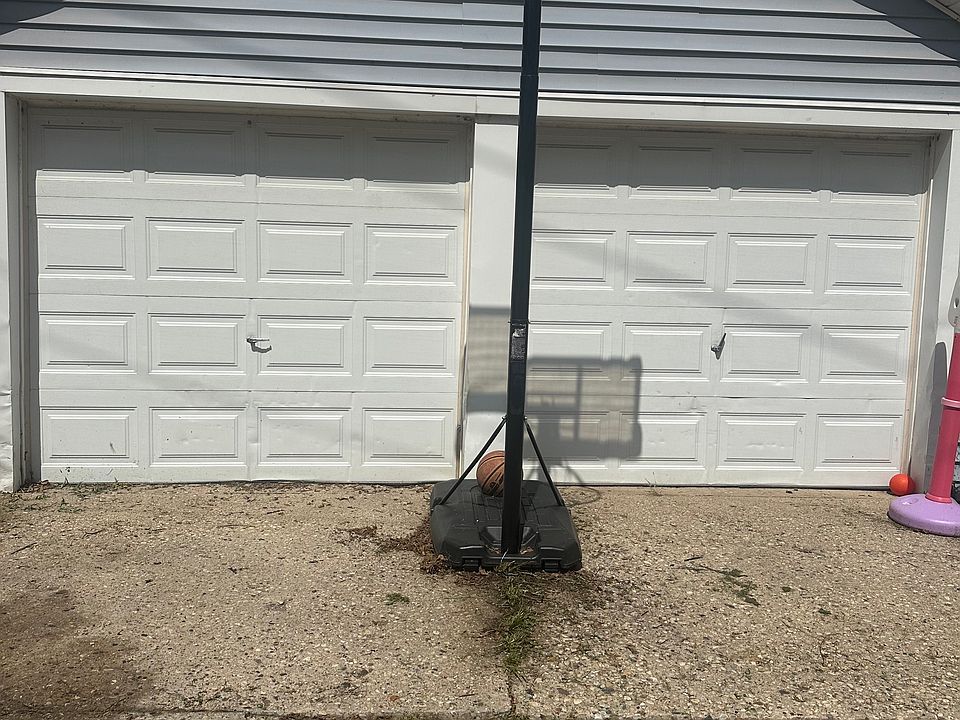 2nd image of 638 Gaston Dr