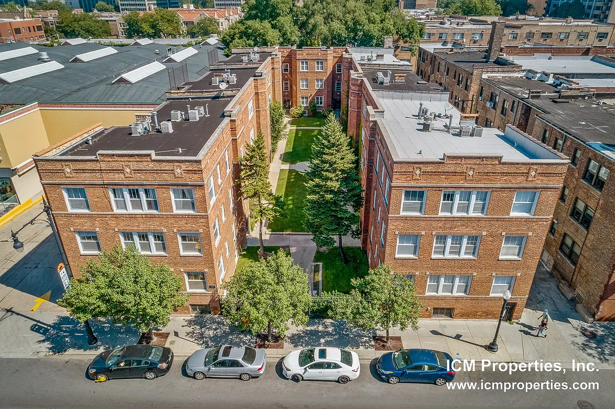 3516 N Broadway St — Photo 1