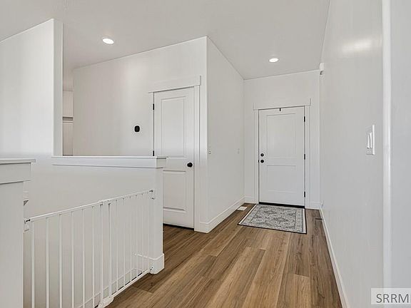 5th image of 2525 E Pinnacle Dr