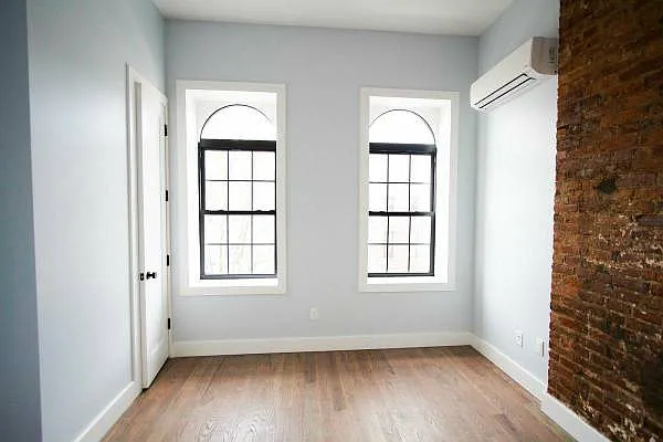 Rented by Premier Metro Realty Corp | media 4