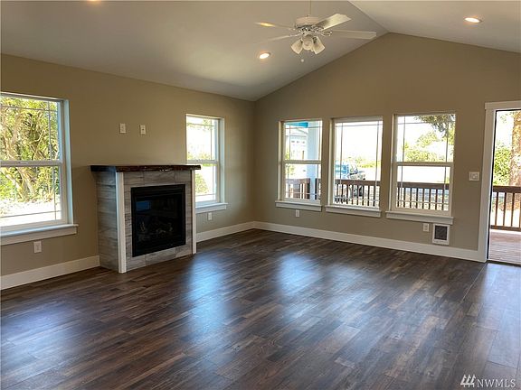 Photo's of builder's previous build and not exact of home under construction