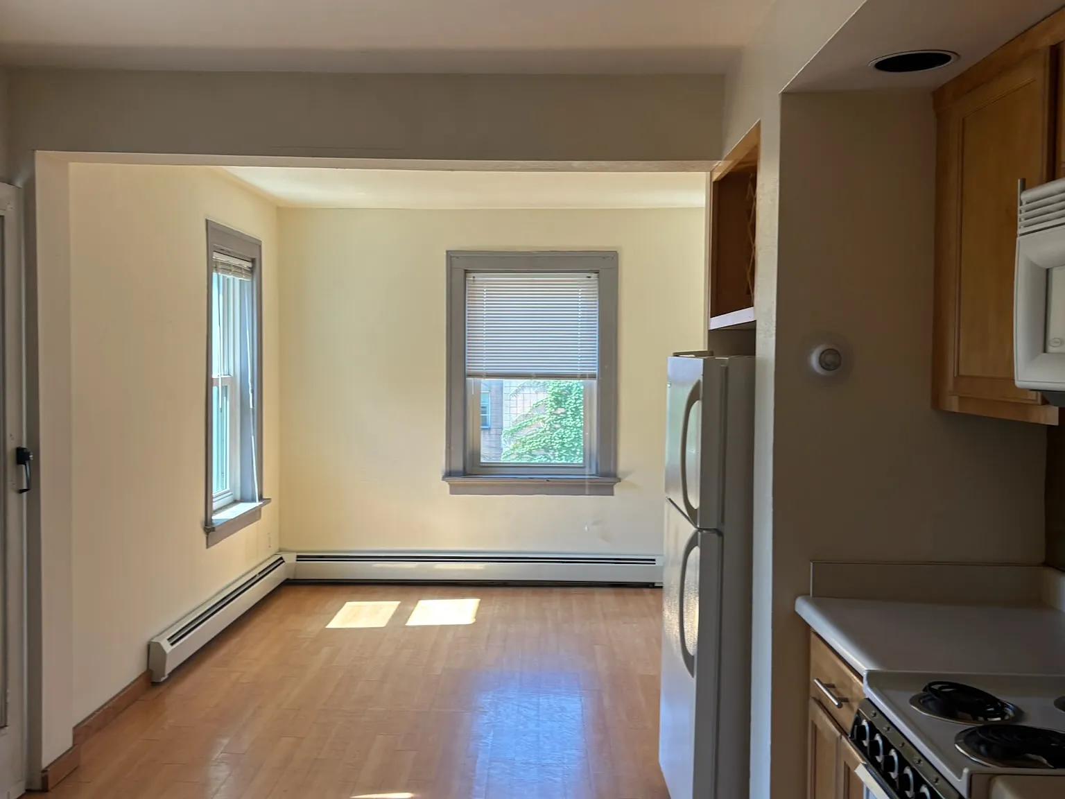 10 Langdon Street - J — Photo 3