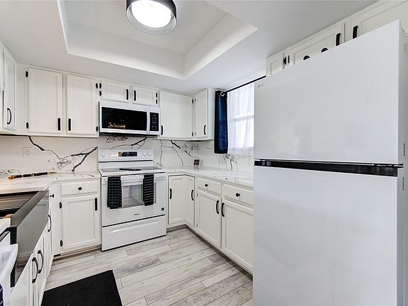 2nd image of 14777 Wunderlich Dr APT 1006