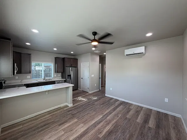 1517 Schulenberg Avenue - 1 — Photo 3