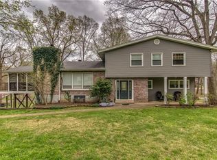 203 E Park Cir, Dickson, TN 37055