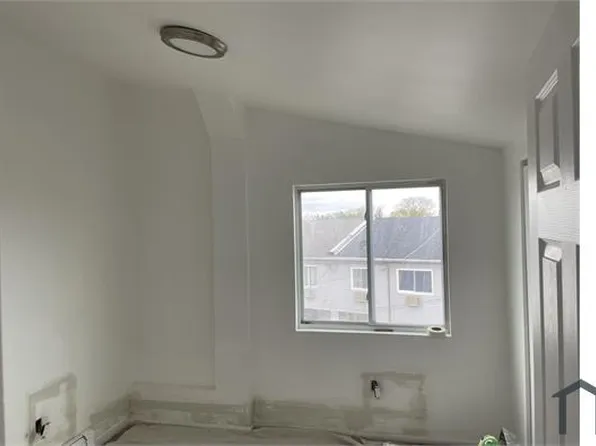 60 Clark Ln #2A, Staten Island, NY 10304