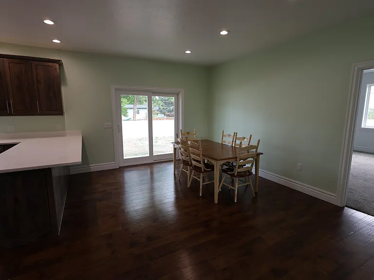 137 10th St W — Photo 9