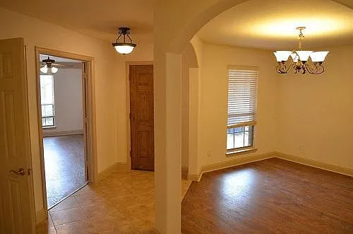 6 bed, 3440 sqft, $3,095 — Photo 3