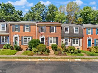 11961 Heathcote Ct, Reston, VA 20191