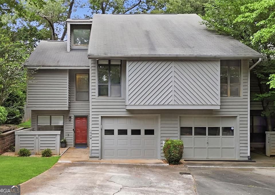 1st image of 1098 Creatwood Pl SE