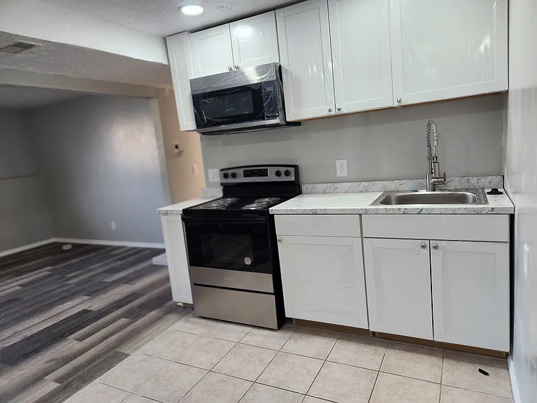1741 Davis Dr #B — Photo 2